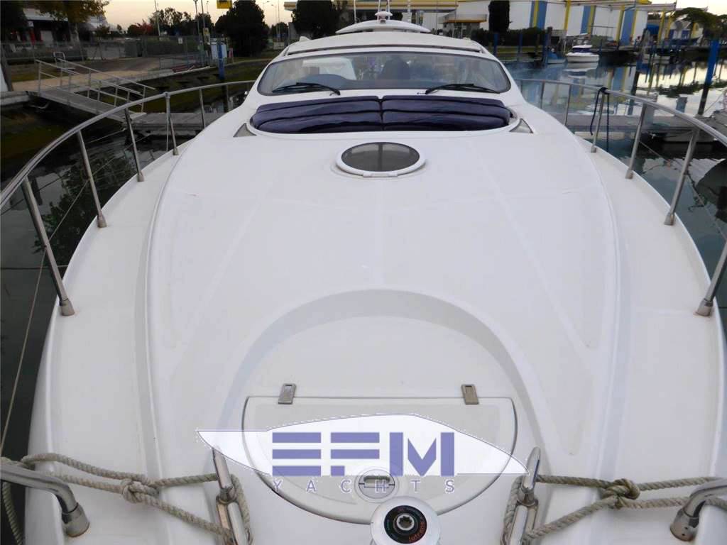 Pershing 52