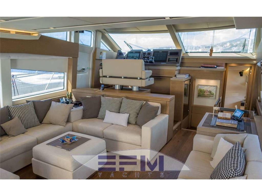 Prestige yachts 750