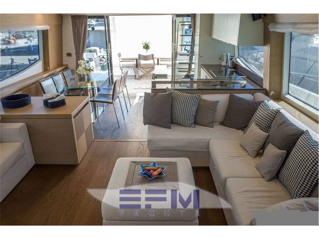 Prestige yachts 750