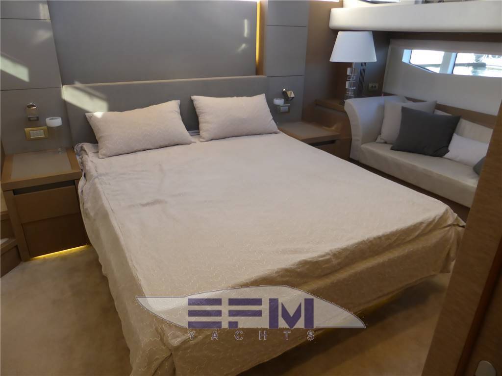 Prestige yachts 750