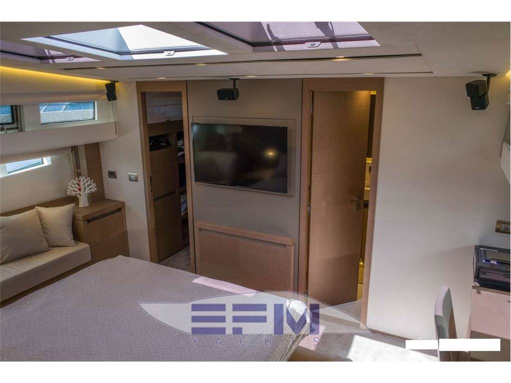 Prestige yachts 750