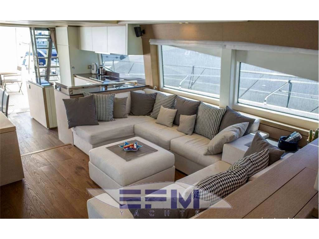 Prestige yachts 750