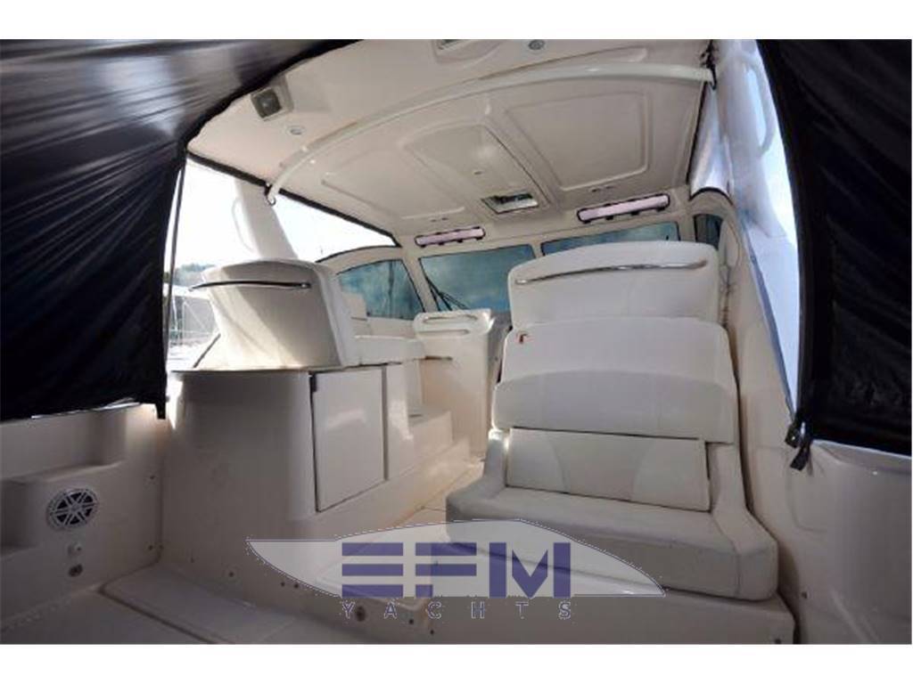 Tiara 3000 open