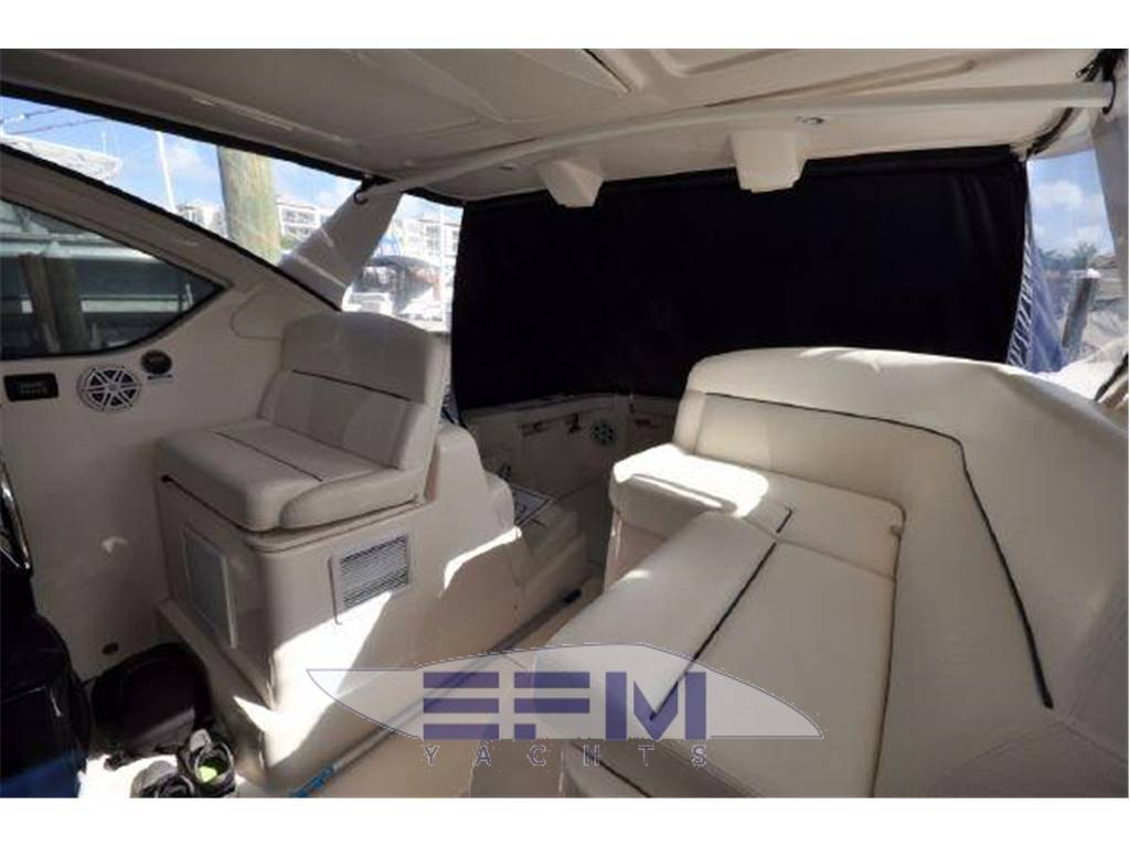 Tiara 3000 open