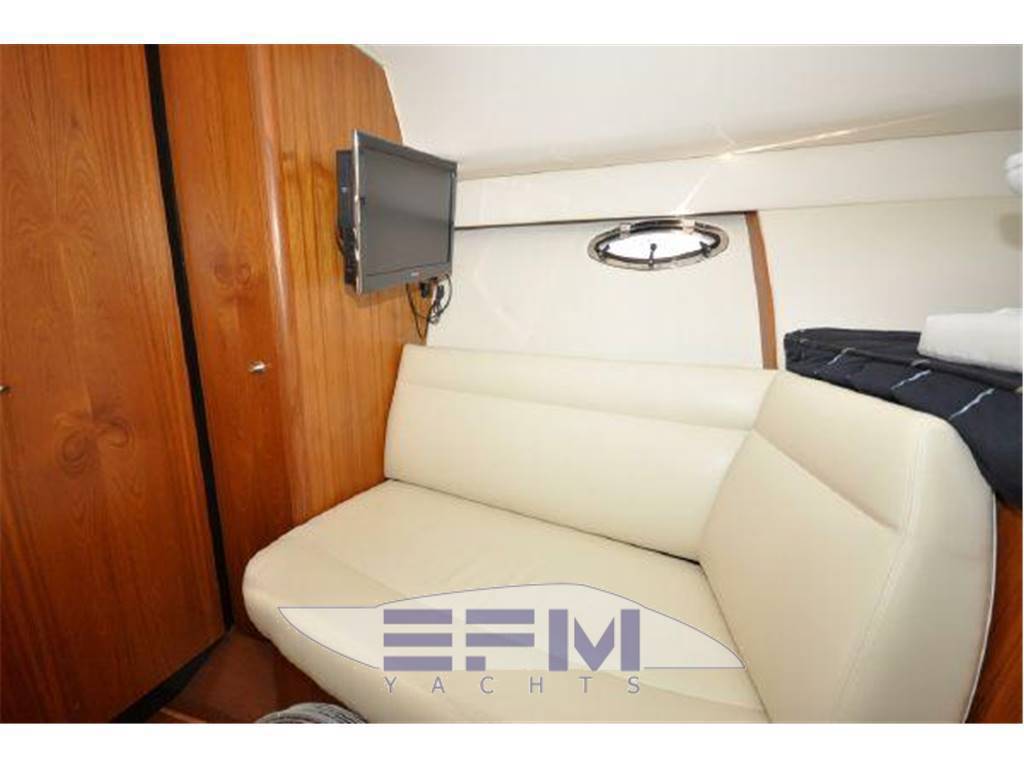 Tiara 3000 open