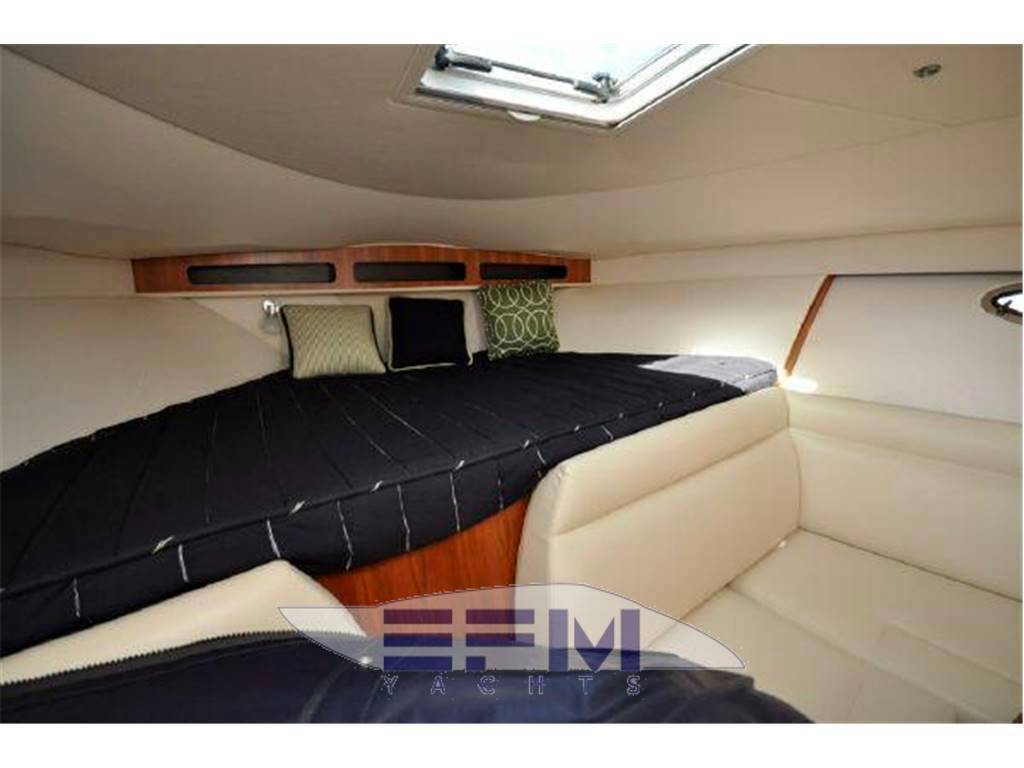 Tiara 3000 open