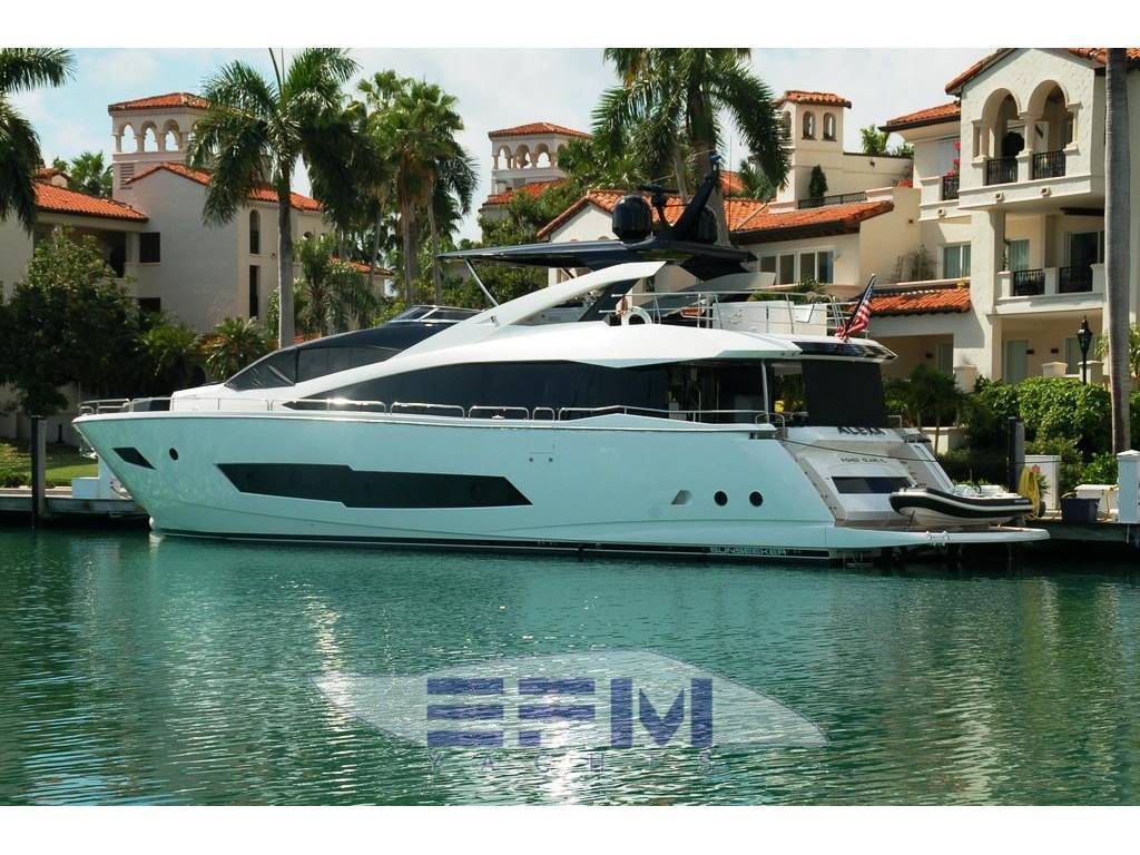 Sunseeker 86 yacht
