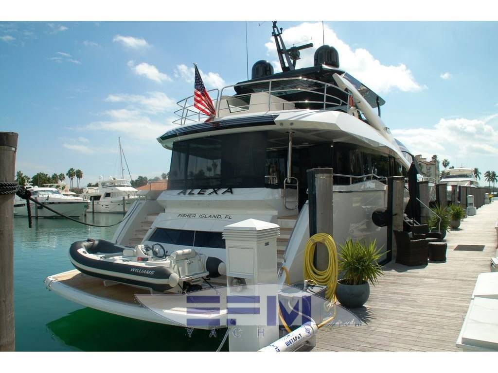 Sunseeker 86 yacht
