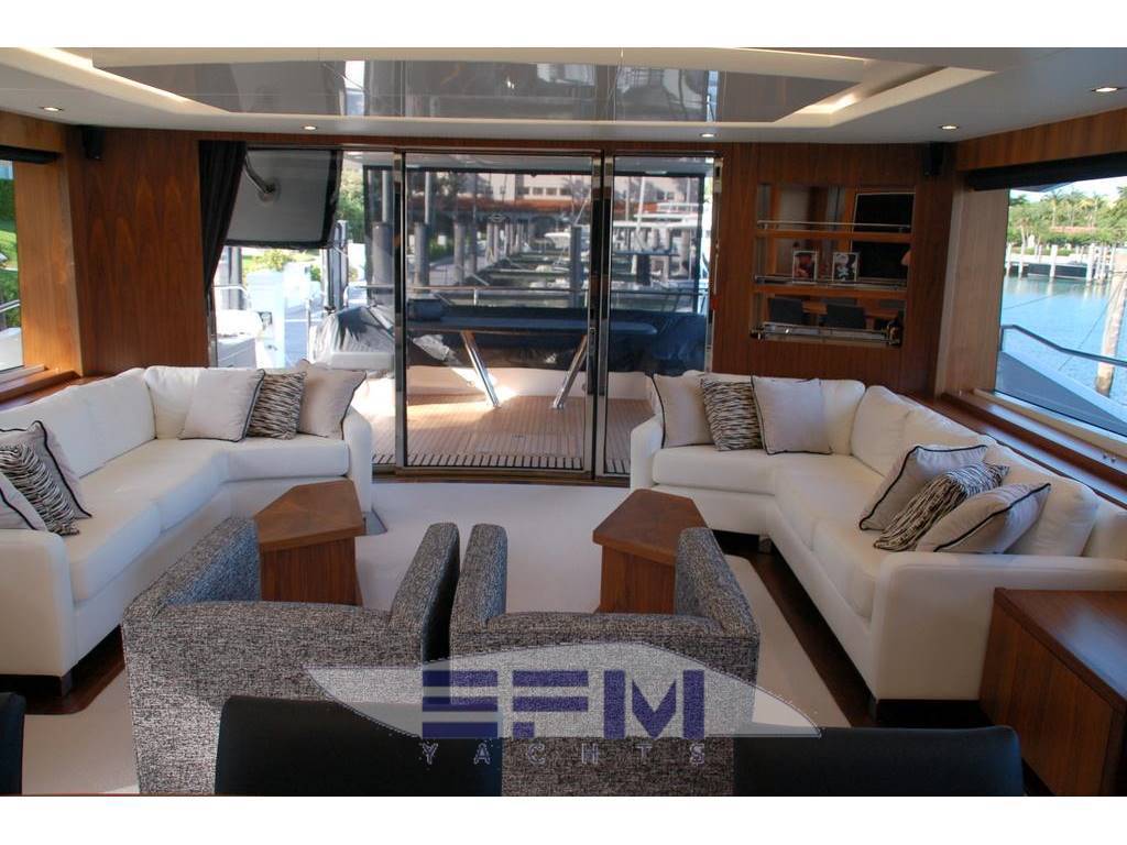 Sunseeker 86 yacht