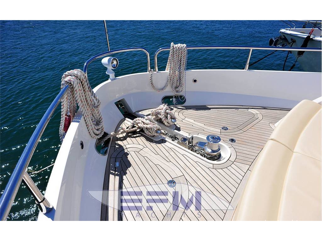 Sunseeker 75 yacht
