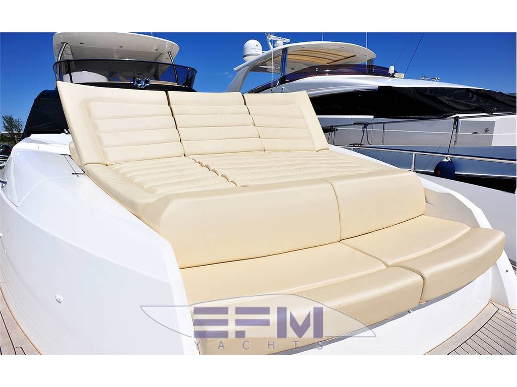 Sunseeker 75 yacht
