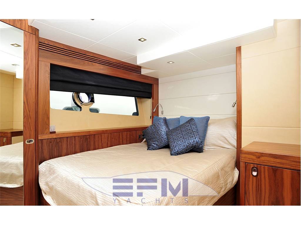 Sunseeker 75 yacht