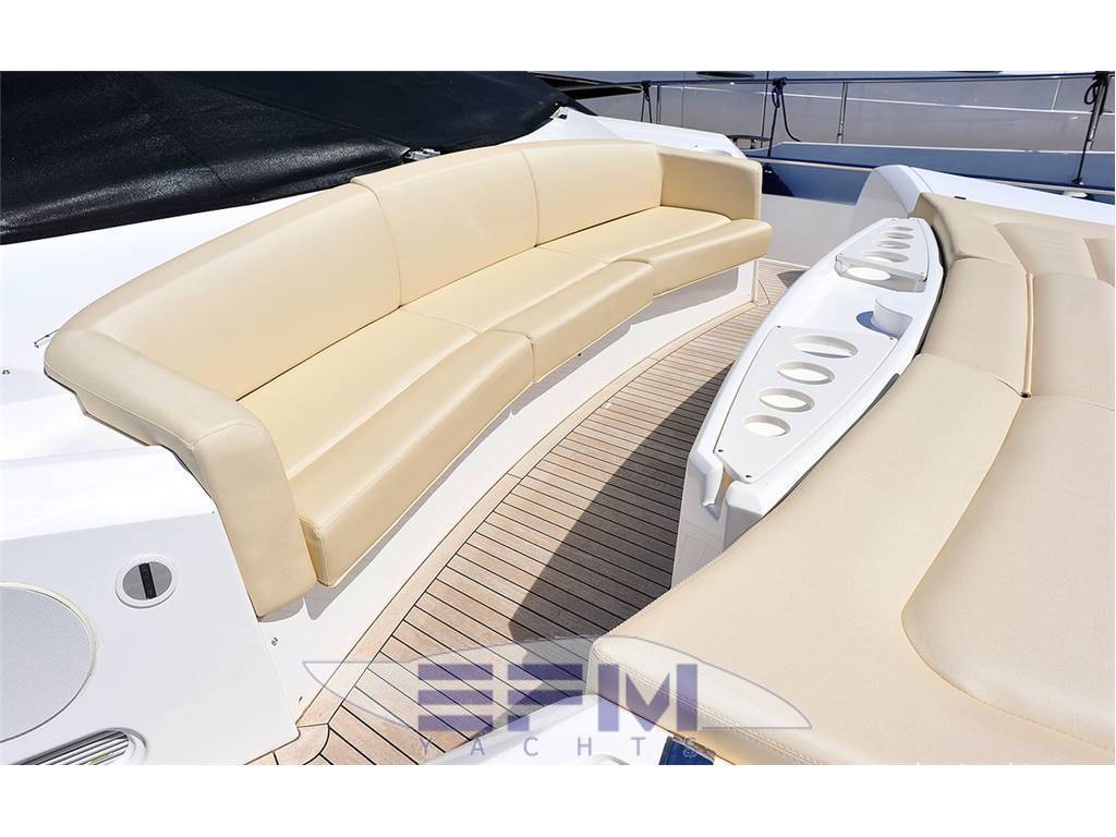 Sunseeker 75 yacht