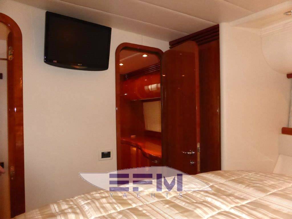 Pershing 46
