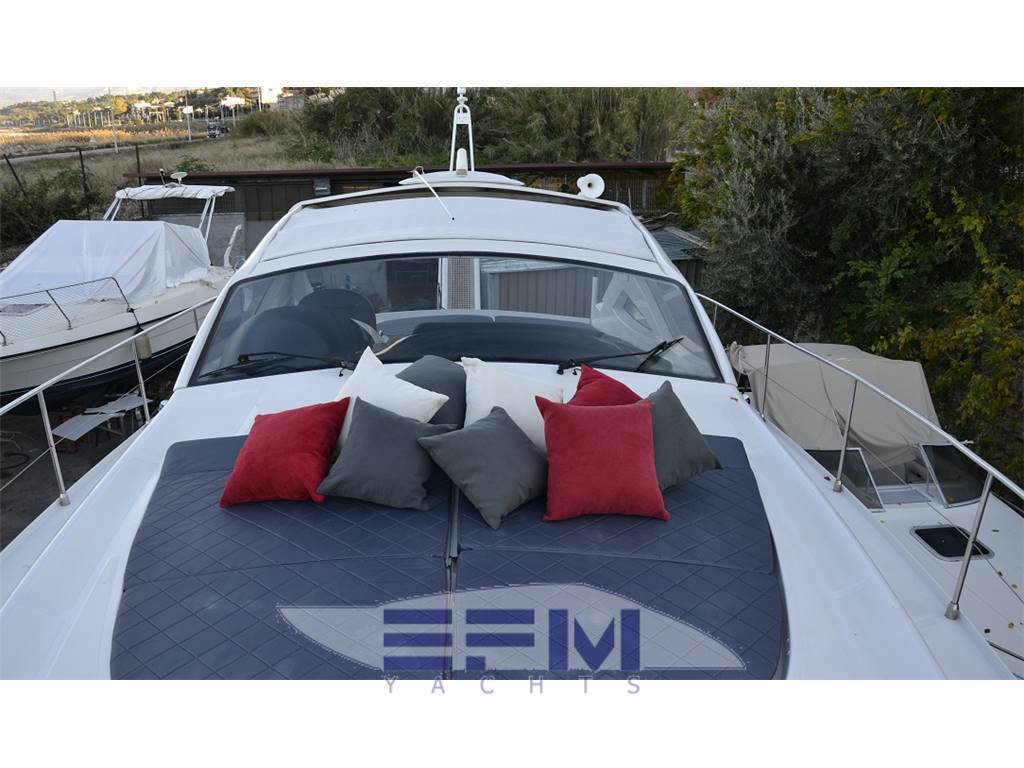 Pershing 43