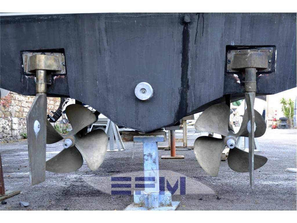 Pershing 43