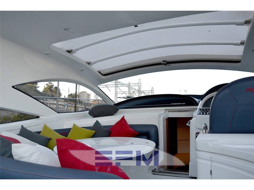 Pershing 43