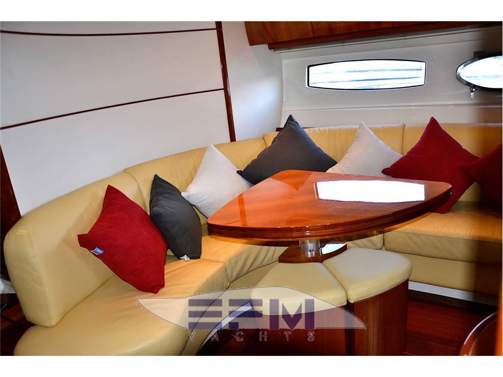 Pershing 43