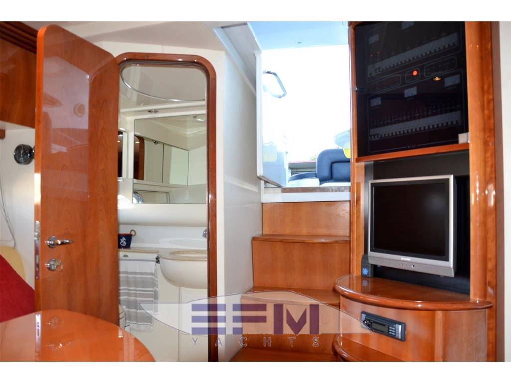 Pershing 43