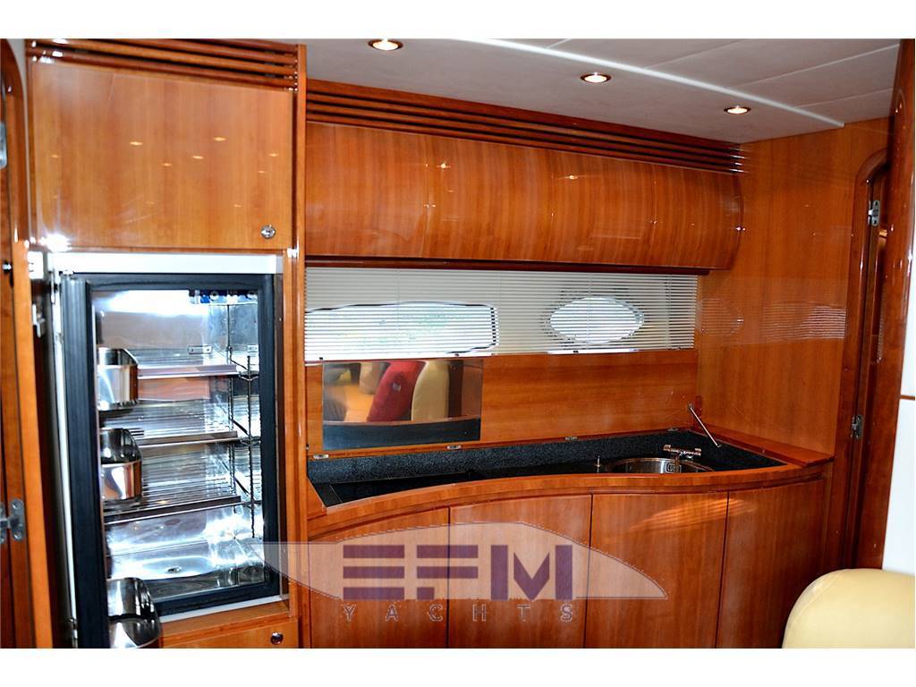 Pershing 43