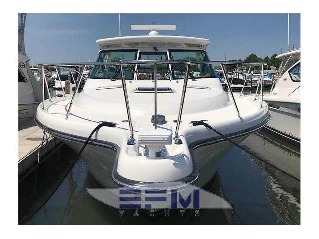 Tiara 3200 open