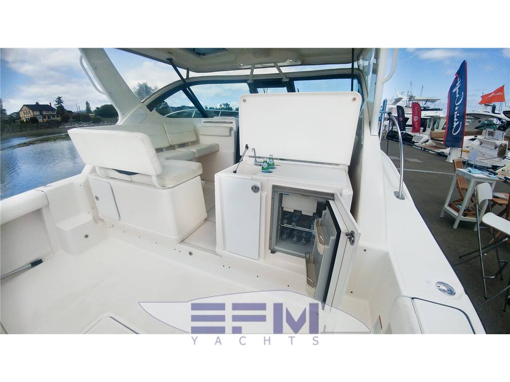 Tiara 3200 open