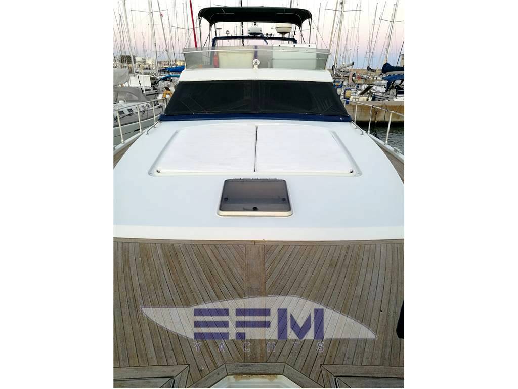 Ferretti Altura 58