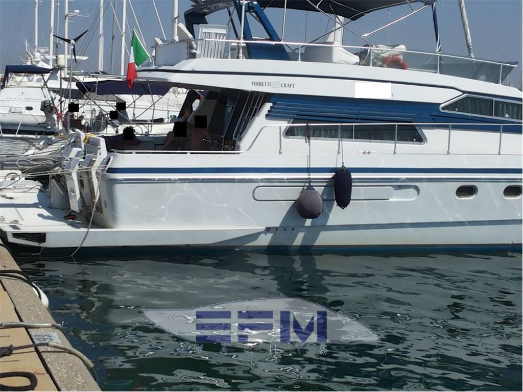 Ferretti Altura 58