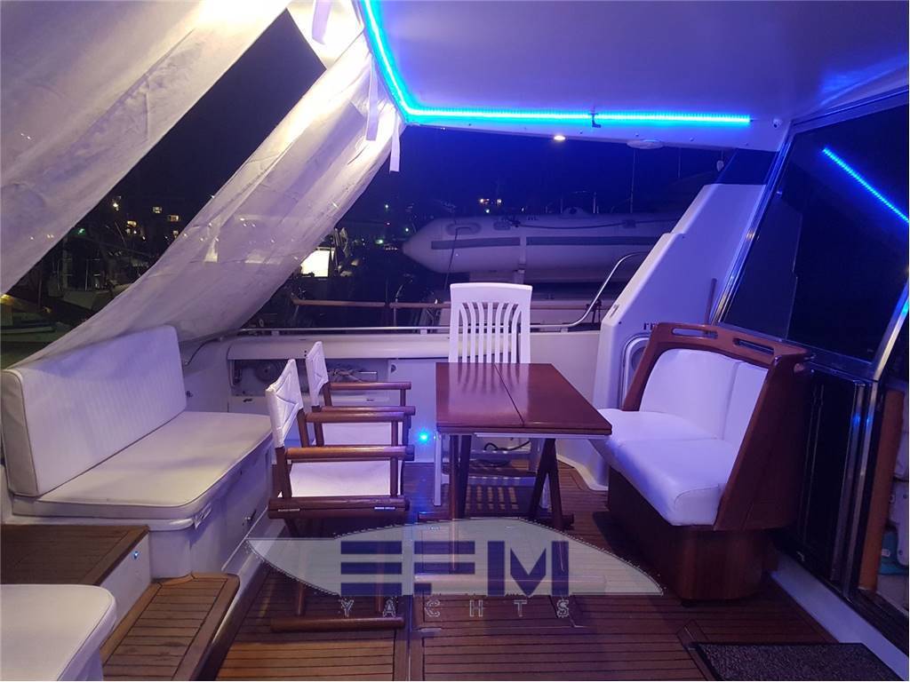 Ferretti Altura 58