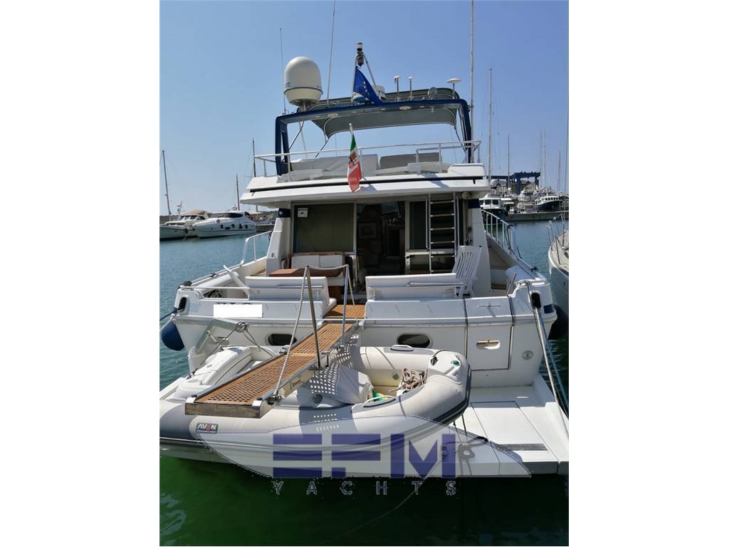 Ferretti Altura 58