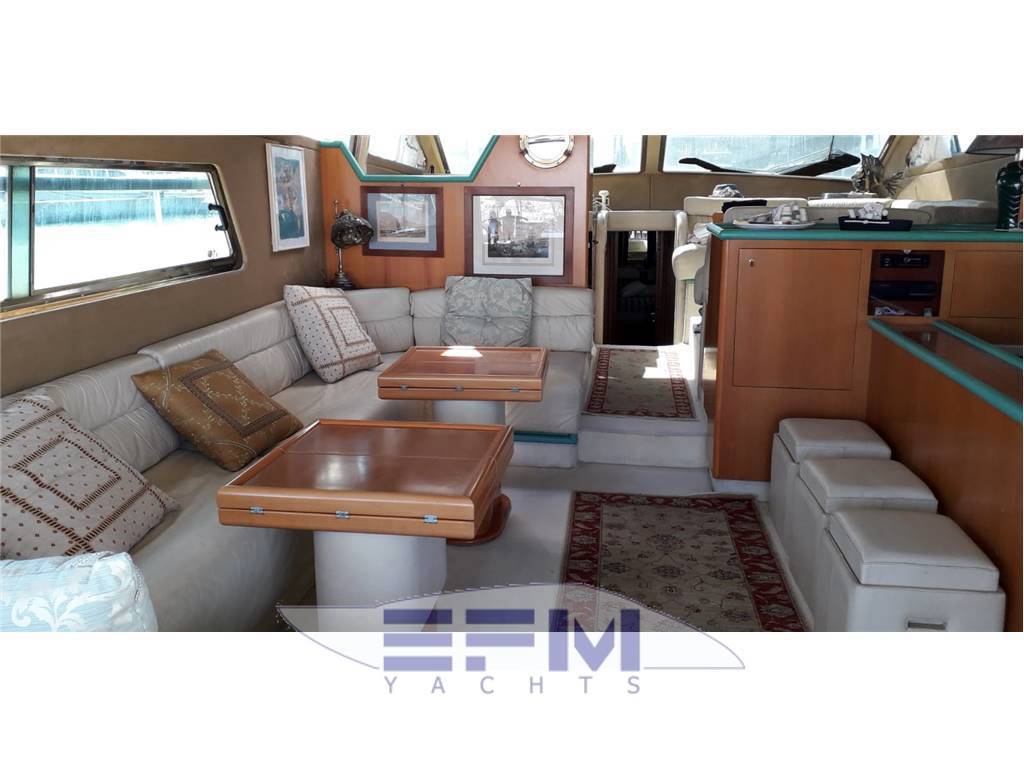 Ferretti Altura 58