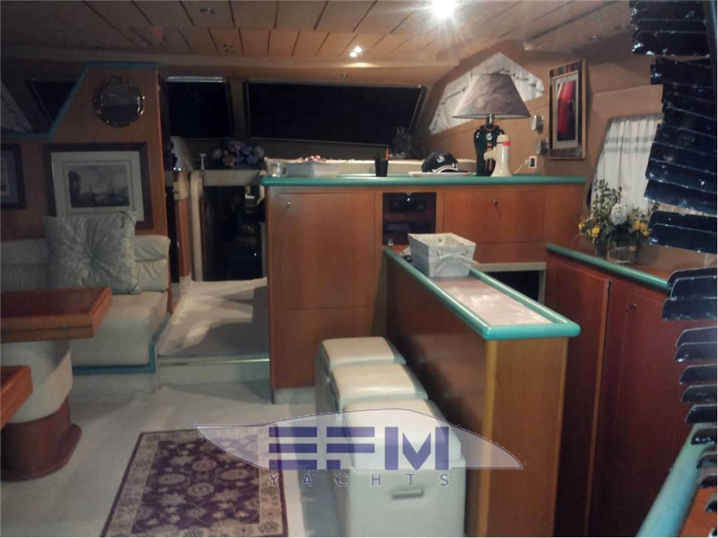 Ferretti Altura 58