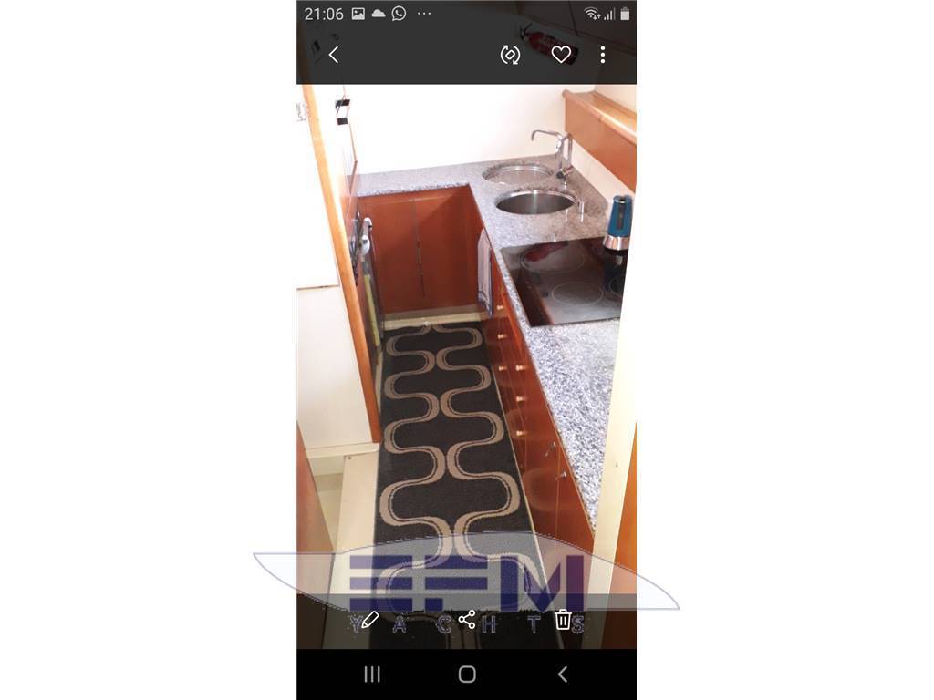 Ferretti Altura 58