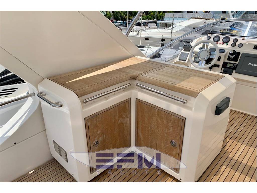 Azimut benetti 58 fly