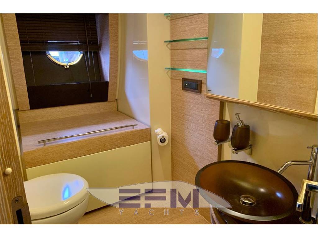 Azimut benetti 58 fly
