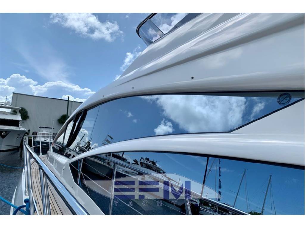 Azimut benetti 58 fly