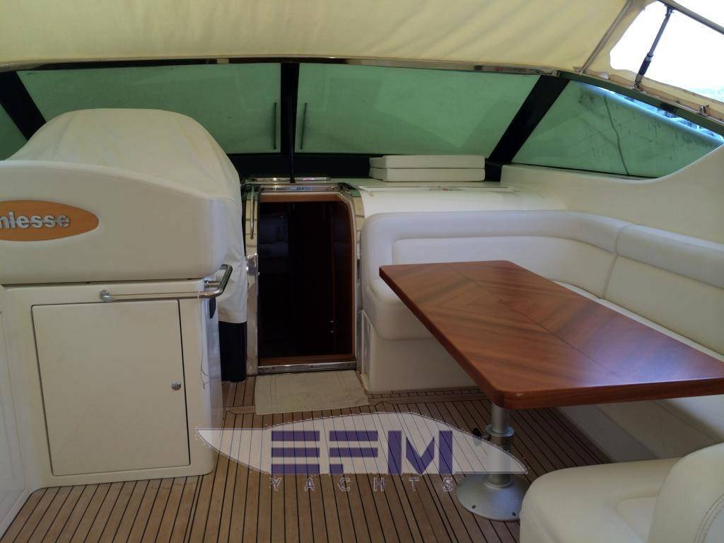 Uniesse 48