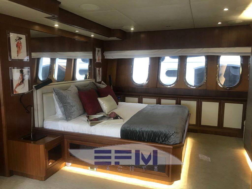 Cantiere navale arno Leopard 32