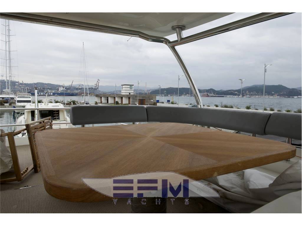 Azimut Magellano 74
