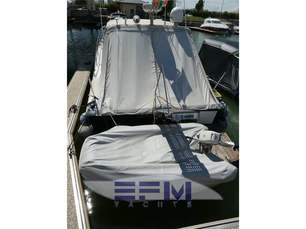 Uniesse 48