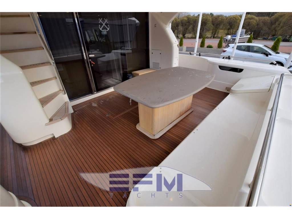 Ferretti 731