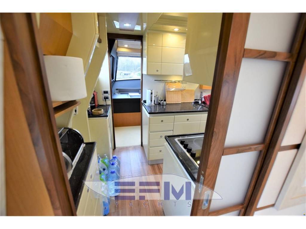 Ferretti 731