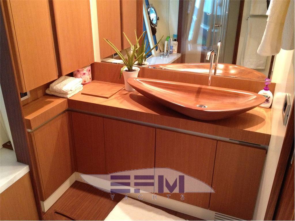 Ferretti 731