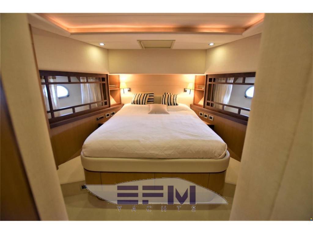 Ferretti 731