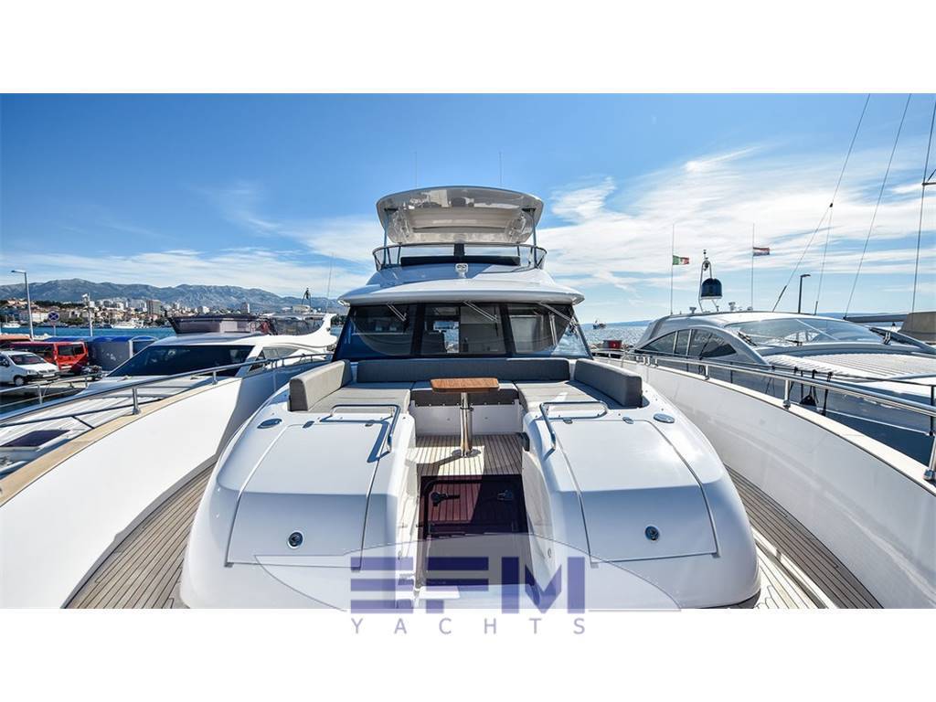 Azimut Magellano 66