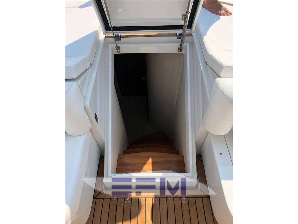 Pershing 54