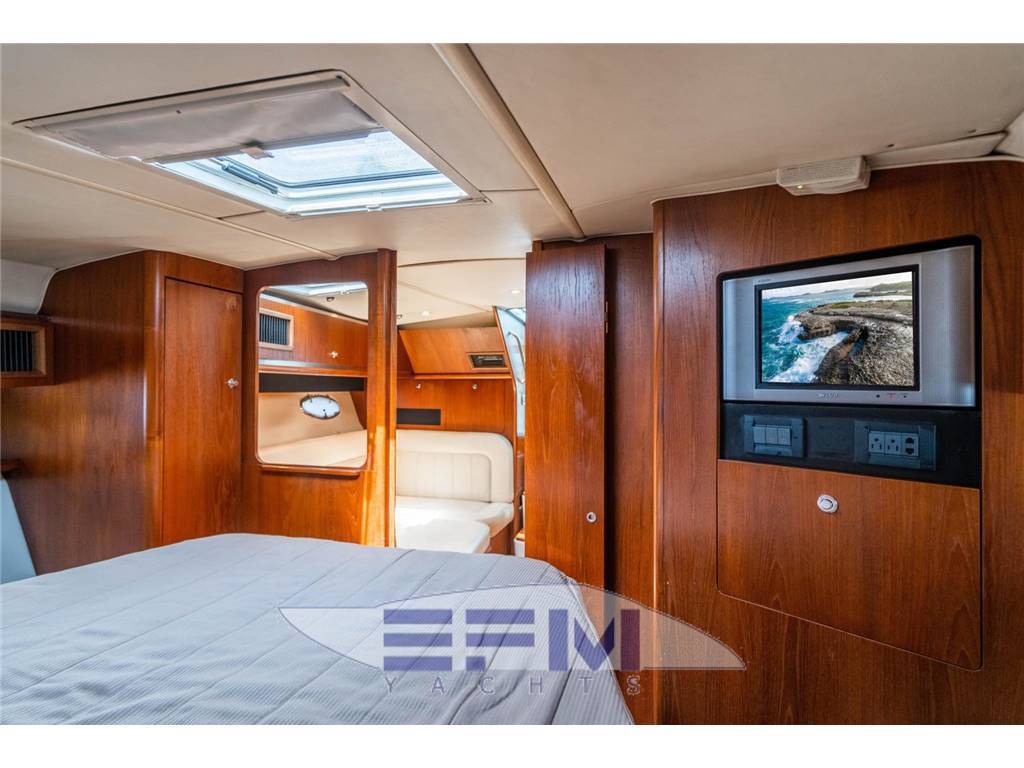 Tiara 3600