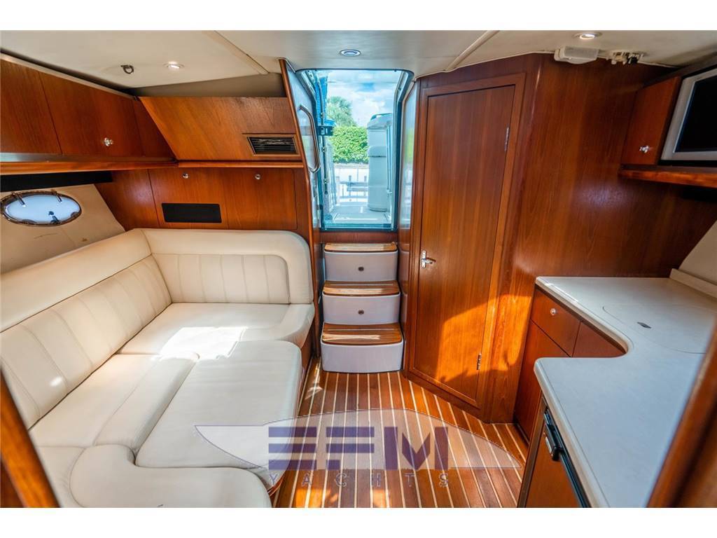 Tiara 3600
