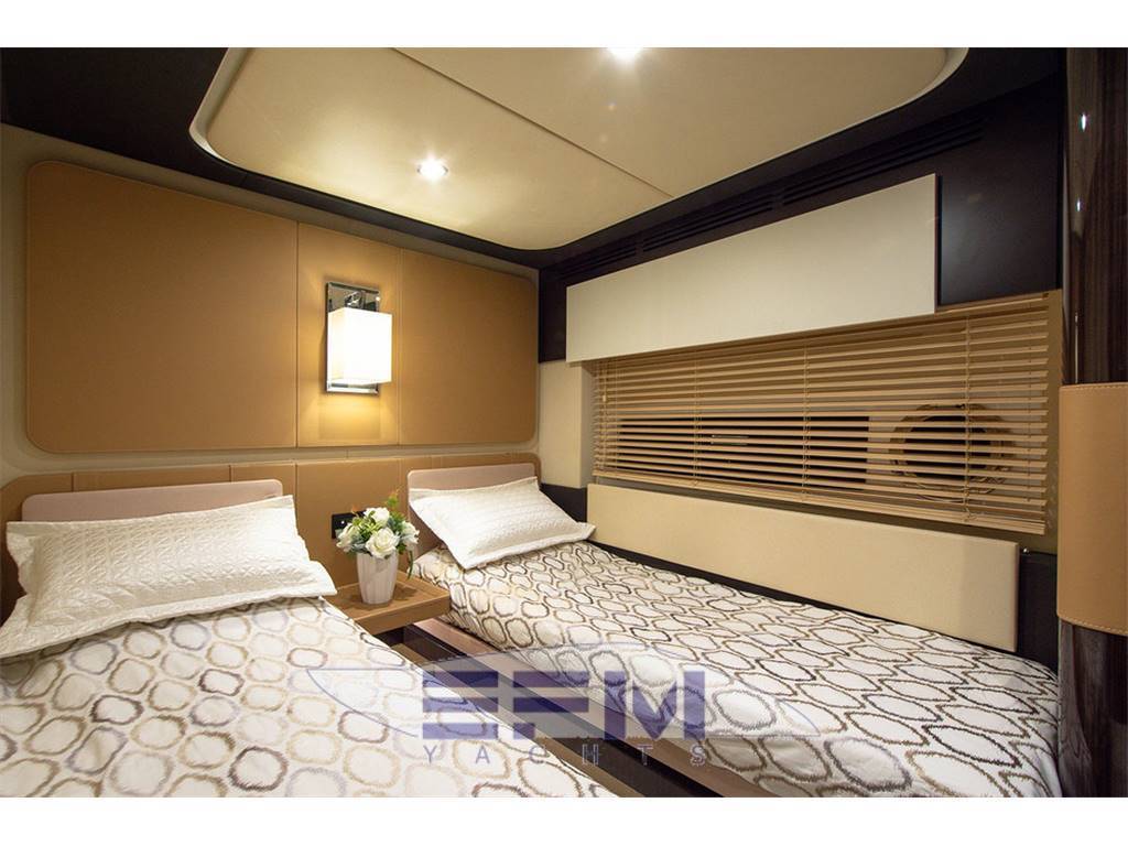 Azimut 77 s