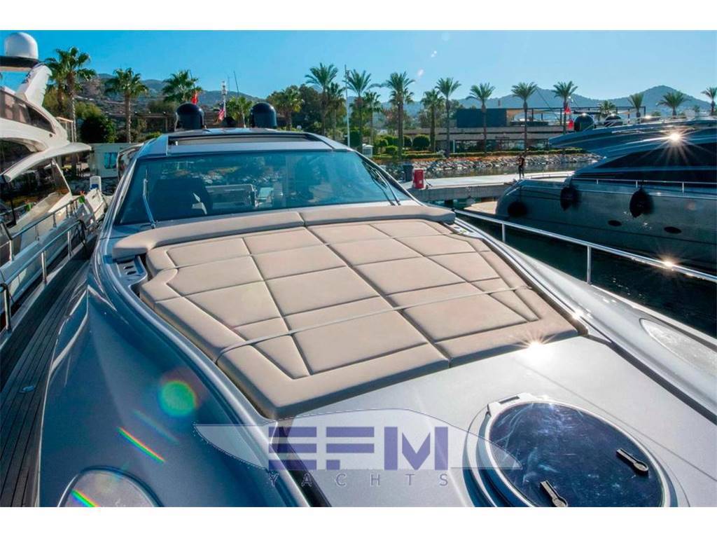 Pershing 70